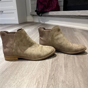 Roxy Tan Ankle Booties for Women